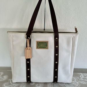 Authentic Louis Vuitton Antiqua Canadian GM